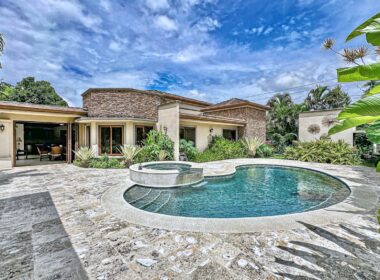 los reyes luxury home on 8th tee golf course