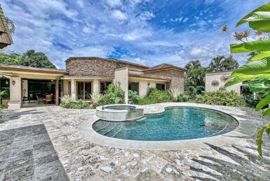 los reyes luxury home on 8th tee golf course