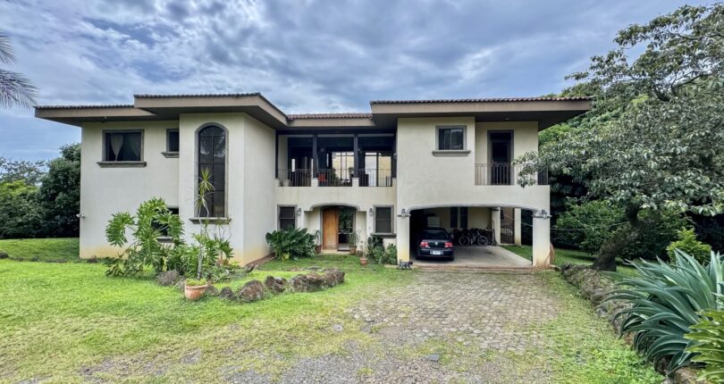 Casa Guacima Breezes